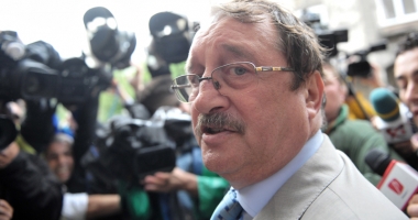Stire din Eveniment : Mircea Băsescu, condamnat definitiv  la patru ani  de închisoare  cu executare