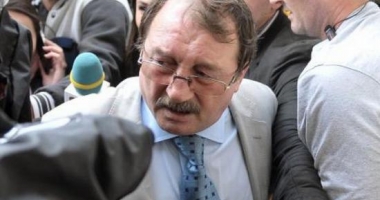 Stire din Eveniment : Mircea Băsescu află azi dacă va fi eliberat condiționat