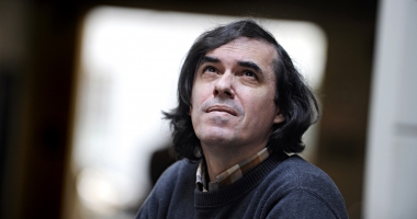 Stire din Social : Reacția lui Mircea Cărtărescu, după criticile aduse piesei "Despre smerenie"