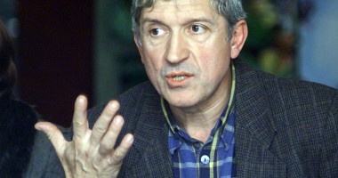 Stire din Politică-Administrație : Mircea Diaconu și-a depus la BEC candidatura pentru PE