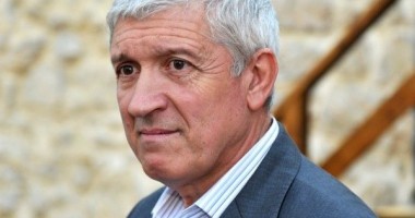 Stire din Politică-Administrație : Tribunalul București: Mircea Diaconu poate candida la alegerile europarlamentare