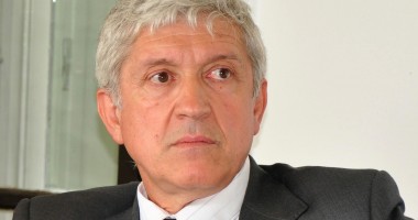 Stire din Politică-Administrație : Mircea Diaconu nu mai este senator