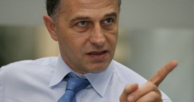Stire din Politică-Administrație : Geoană spune că moțiunea are șanse semnificative, USL să-și asume guvernarea