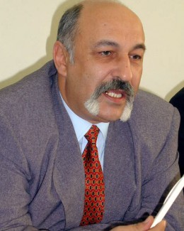 Stire din Politică-Administrație : Mircea Pintilie ar putea intra în luptă cu Moinescu și Iordache pentru câștigarea Primăriei Medgidia