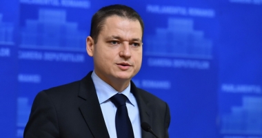Stire din Economie : "Cetățenii României nu își vor pierde vacanțele sau banii plătiți pe vacanțe pentru 2018"