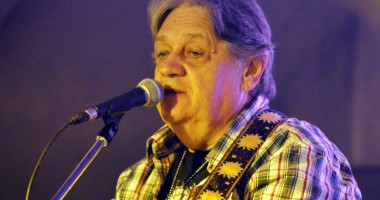 Stire din Cultură-Educație : Mircea Vintilă, în concert  la "Harlequin"
