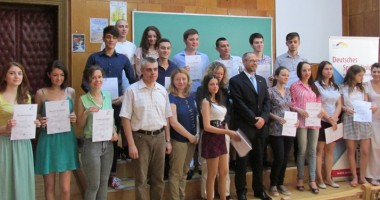 Stire din Cultură-Educație : Elevii Colegiului "Mircea" sunt ași la limba germană