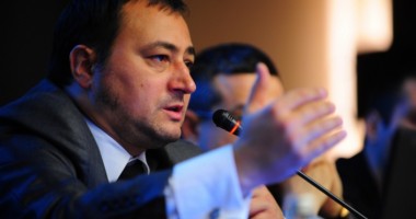 Stire din Politică-Administrație : România ar putea organiza Campionatul European de Fotbal din 2020