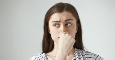 Stire din Sănătate : Menta și rozmarinul contribuie la eliminarea mirosurilor corporale neplăcute