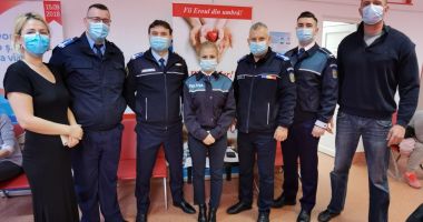 Stire din Eveniment : Misiune pentru viaţă! Jandarmii şi poliţiştii constănţeni au donat sânge pentru semenii lor