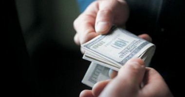 Stire din Eveniment : Afaceristul care a primit mită pentru a interveni pe lângă Nicușor Constantinescu și-a recunoscut vina!