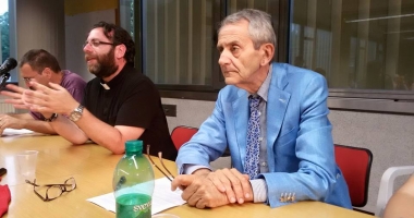 Stire din Actualitate : Mită de 20.000 de euro, din greșeală, în două cutii de biscuiți