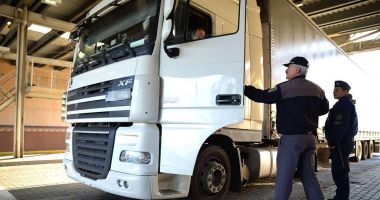 Trimis în judecată după ce a încercat să mituiască un polițist