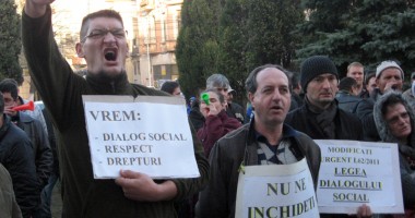 Stire din Economie : "Nu se mai poate trăi în România!"
