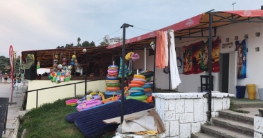 GALERIE FOTO - VIDEO / Mizerie de nedescris la terasele de pe plaja din Eforie Sud - 4