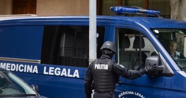 Stire din Eveniment : Încă un femicid în România. Un bărbat și-a omorât soția cu toporul, a aruncat-o în fântână, apoi s-a sinucis