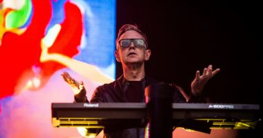 Stire din Social : Este oficial. De ce a murit Andrew Fletcher de la Depeche Mode
