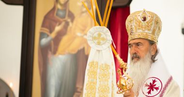 Stire din Cultură-Educație : Moaștele Sfântului Apostol Andrei au fost aduse la Biserica Greacă
