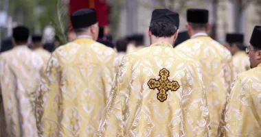 Stire din Social : Moaștele Sfântului Gheorghe ajung pentru prima dată în România. Programul slujbelor