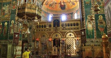 Stire din Cultură-Educație : Moaștele Sf. Pantelimon, la Catedrala "Sfinții Apostoli Petru și Pavel"