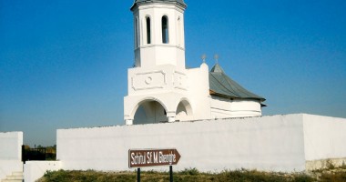Stire din Cultură-Educație : Moaștele Sfântului Gheorghe, donate constănțenilor