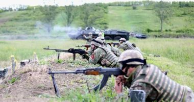 Stire din Eveniment : Cozi uriaşe la unitățile militare ale MApN. Ce riscă rezerviştii care nu respectă ordinul de chemare