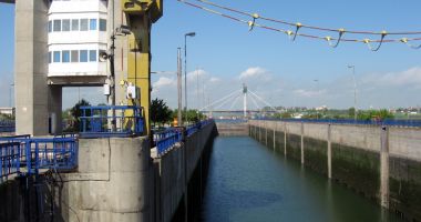 Stire din Economie : Modernizarea ecluzelor canalelor navigabile a obținut finanțarea pentru faza a II-a