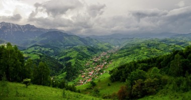 Stire din Diverse : Moeciu, atmosfera caldă din mijlocul naturii