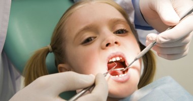 Stire din Sănătate : Prima vizită a copilului la dentist