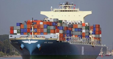 Stire din Economie : Un portcontainer de 8.110 TEU a fost abandonat de echipaj în Oceanul Indian
