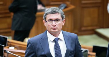 Stire din Actualitate : Elena Lasconi, susţinută în turul II de partidul puterii din Republica Moldova