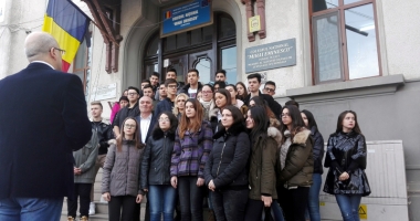 Moment de reculegere în memoria Regelui Mihai, la Colegiul "Mihai Eminescu" - 3