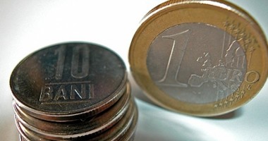 Un nou maxim istoric pentru euro