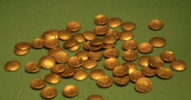 30 de kilograme de monede de aur din România, urmărite prin Interpol