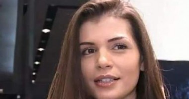 Stire din Monden : Moni își aduce iubitul  de Paște în România