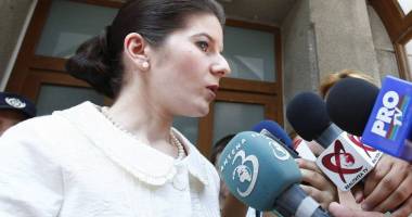 Stire din Politică-Administrație : Iohannis a respins cererile de grațiere ale Monicăi Iacob-Ridzi și Gheorghe Mencinicopschi
