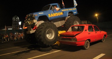 Stire din Monden : Spectacolul "monster truck" vă așteaptă în continuare la Maritimo