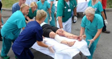 Galerie FOTO și VIDEO. TRAGEDIE NAȚIONALĂ! AUTOCAR ROMÂNESC căzut într-o râpă, în MUNTENEGRU: 19 ROMÂNI AU MURIT! - 8
