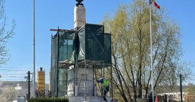 Stire din Politică-Administrație : Monumentul Eroilor din Murfatlar a intrat în reabilitare