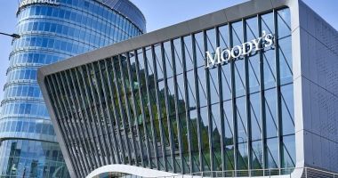 Stire din Actualitate : Agenția Moody's a înrăutăţit perspectiva asociată ratingului României la ”negativă”