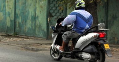Conducătorii de mopede, depistați de polițiști fără permis