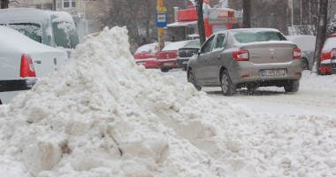 Galerie foto. Constanța, plină de mormane de zăpadă - 3