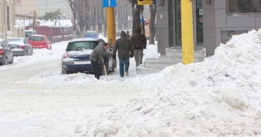 Galerie foto. Constanța, plină de mormane de zăpadă - 4