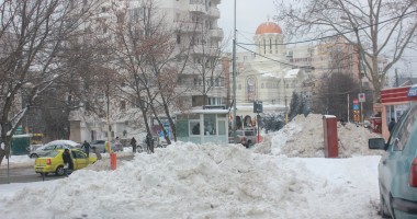 Galerie foto. Constanța, plină de mormane de zăpadă - 7
