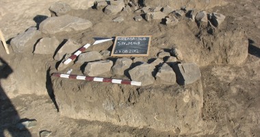 Stire din Cultură-Educație : Morminte din preistorie, descoperite la Mireasa