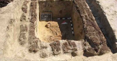 Morminte din preistorie, descoperite la Mireasa - 2