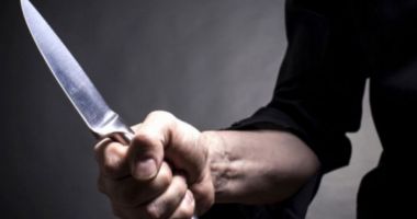 Un tânăr de 19 ani a murit după ce a fost înjunghiat de un băiat de 15 ani