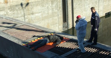 Stire din Eveniment : UPDATE / Cadavrul găsit în ecluza Agigea nu a fost identificat