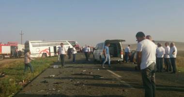 Imagini de groază, la Constanța. Trei morți într-un accident rutier. Femeia a fost aruncată prin ușa autocarului - 2