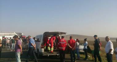 Imagini de groază, la Constanța. Trei morți într-un accident rutier. Femeia a fost aruncată prin ușa autocarului - 4